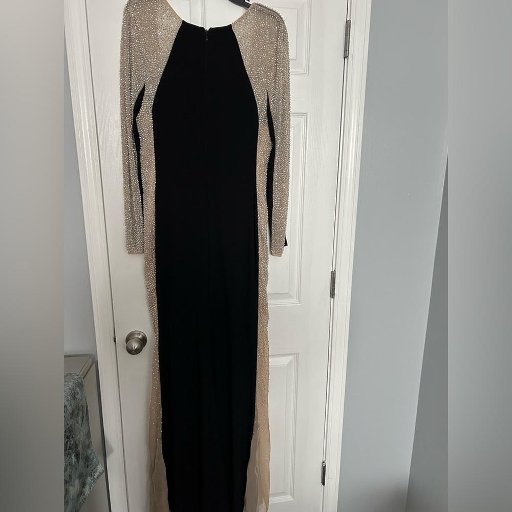 I’m trying to sell my dress that I got from the mall which is $280